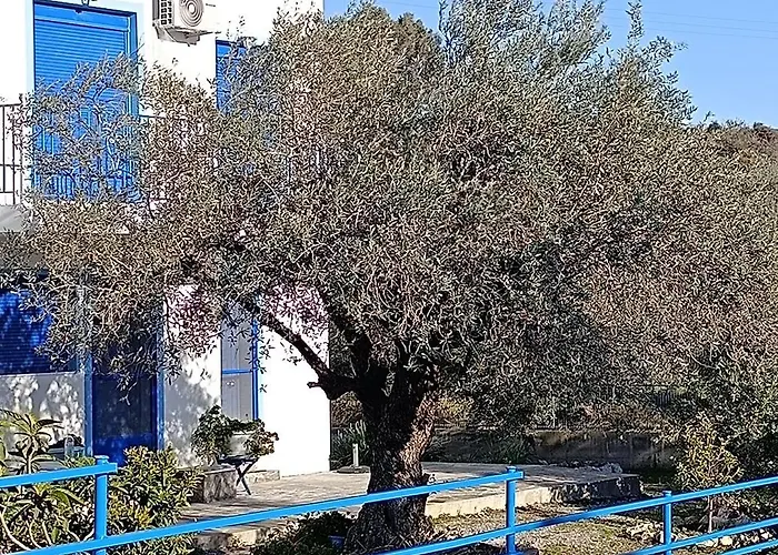 Haraki Blue Houses